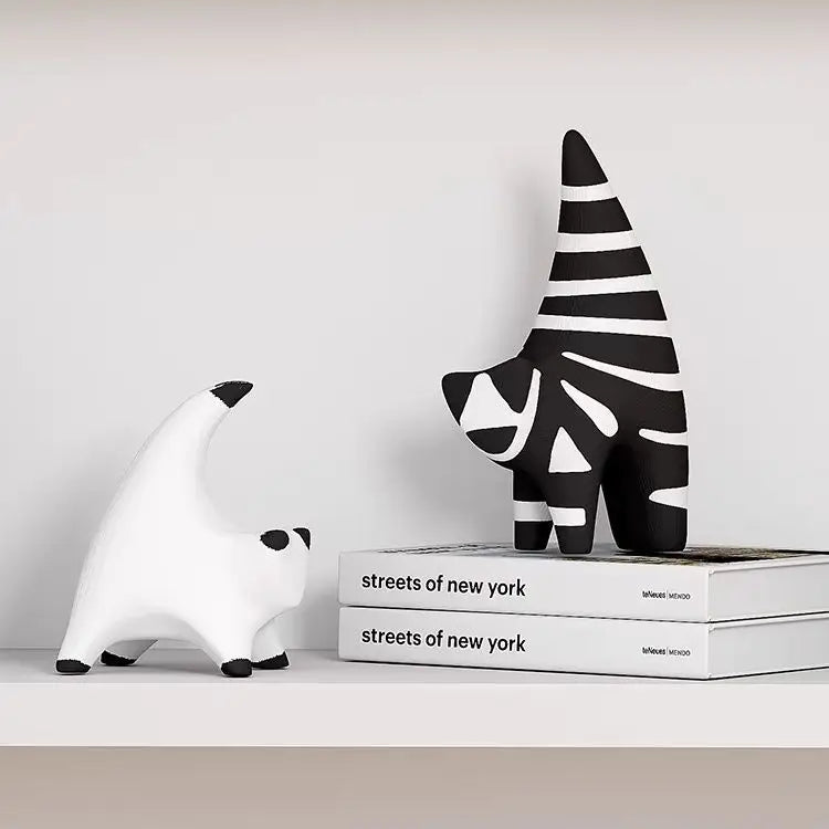 Modern Minimalist Abstract Art Cat Ornament Luxury High End Home Wine Cabinet Decorative Craft